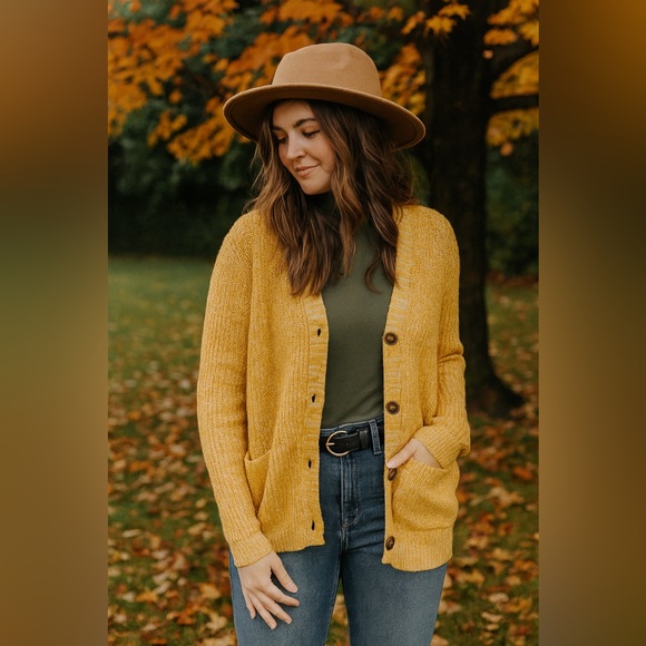 Croft & Barrow Women’s Cozy Cardigan Sweater - Picture 1 of 5